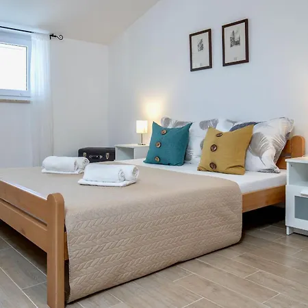 Goldfinch Estate Apartment Banjole Room photo