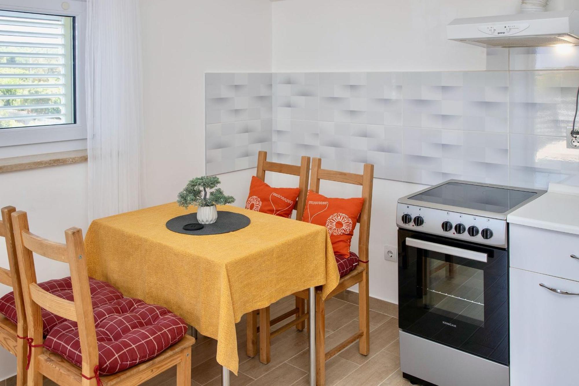 Goldfinch Estate Apartment *